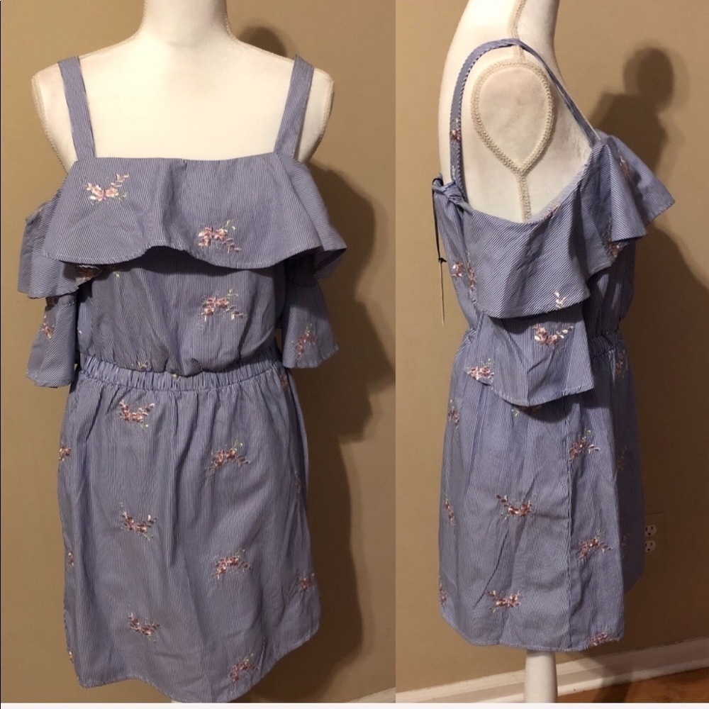 Romeo & Juliet Couture Cold Shoulder Dress - Picture 2 of 7